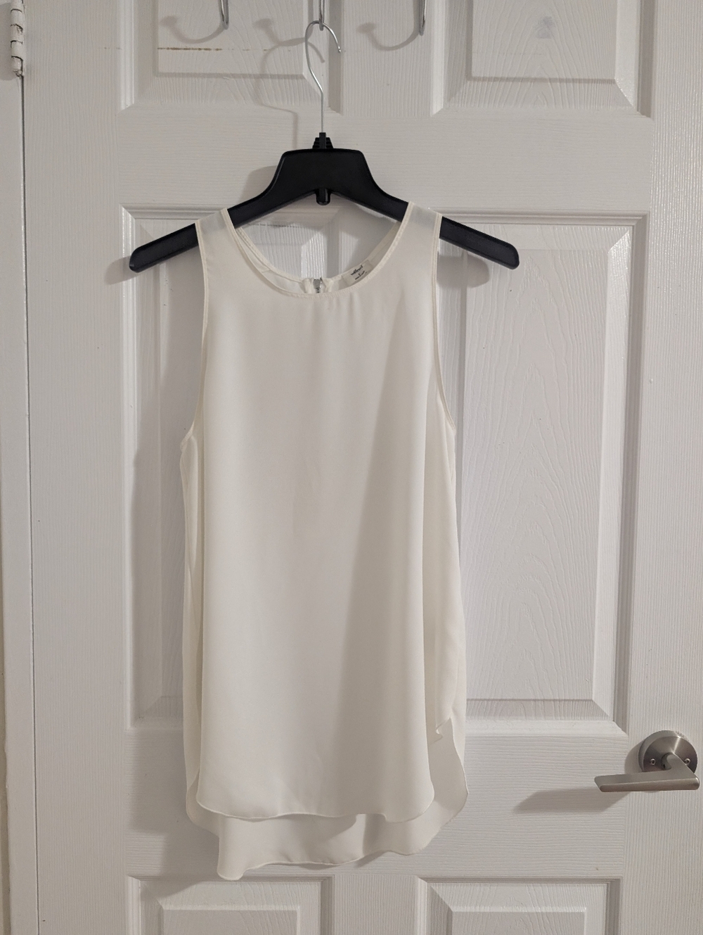 Wilfred Aritzia Ivory Blouse High-Low Quiet Luxury Minimalist Summer Chic S